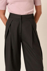 Deep Pleated High Waisted Wide Leg Pants