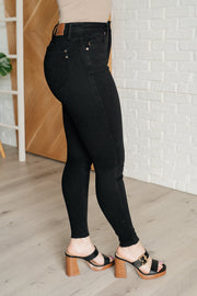 JUDY BLUE Nicole Tummy Control Skinny Jeans in Black